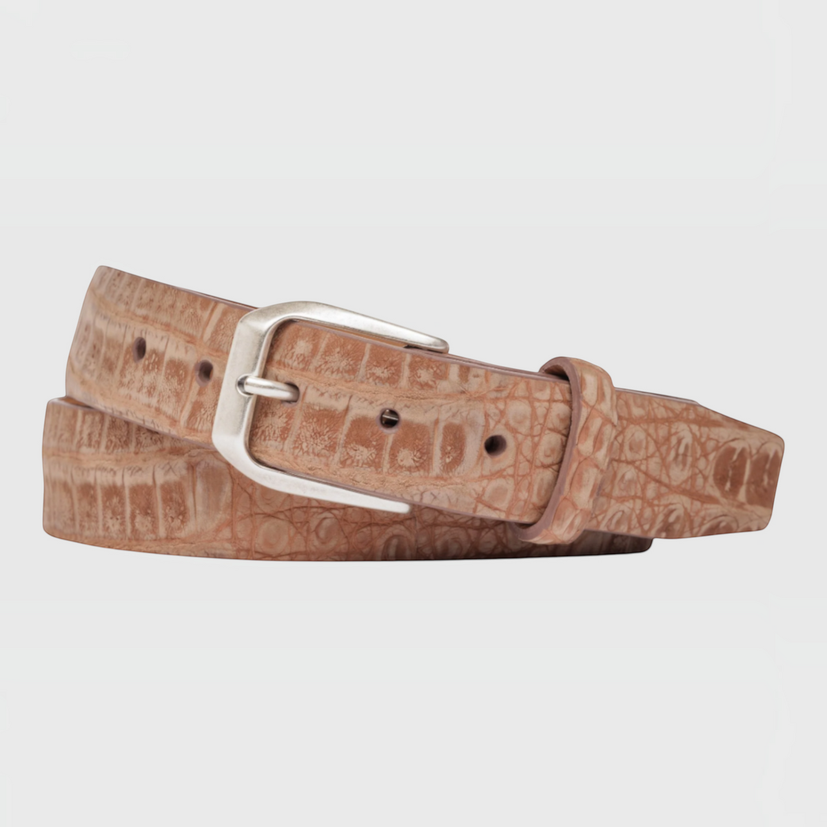 Ceinture Genuine Skins en cuir de crocodile nubuck beige avec boucle en métal argenté et texture naturelle unique.