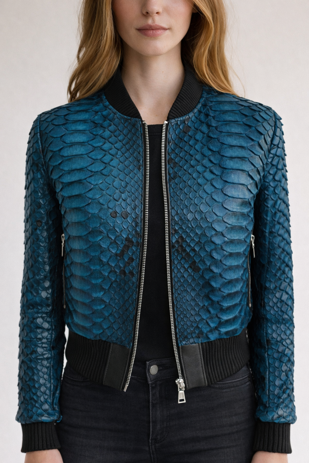 blaue Pythonlederjacke
