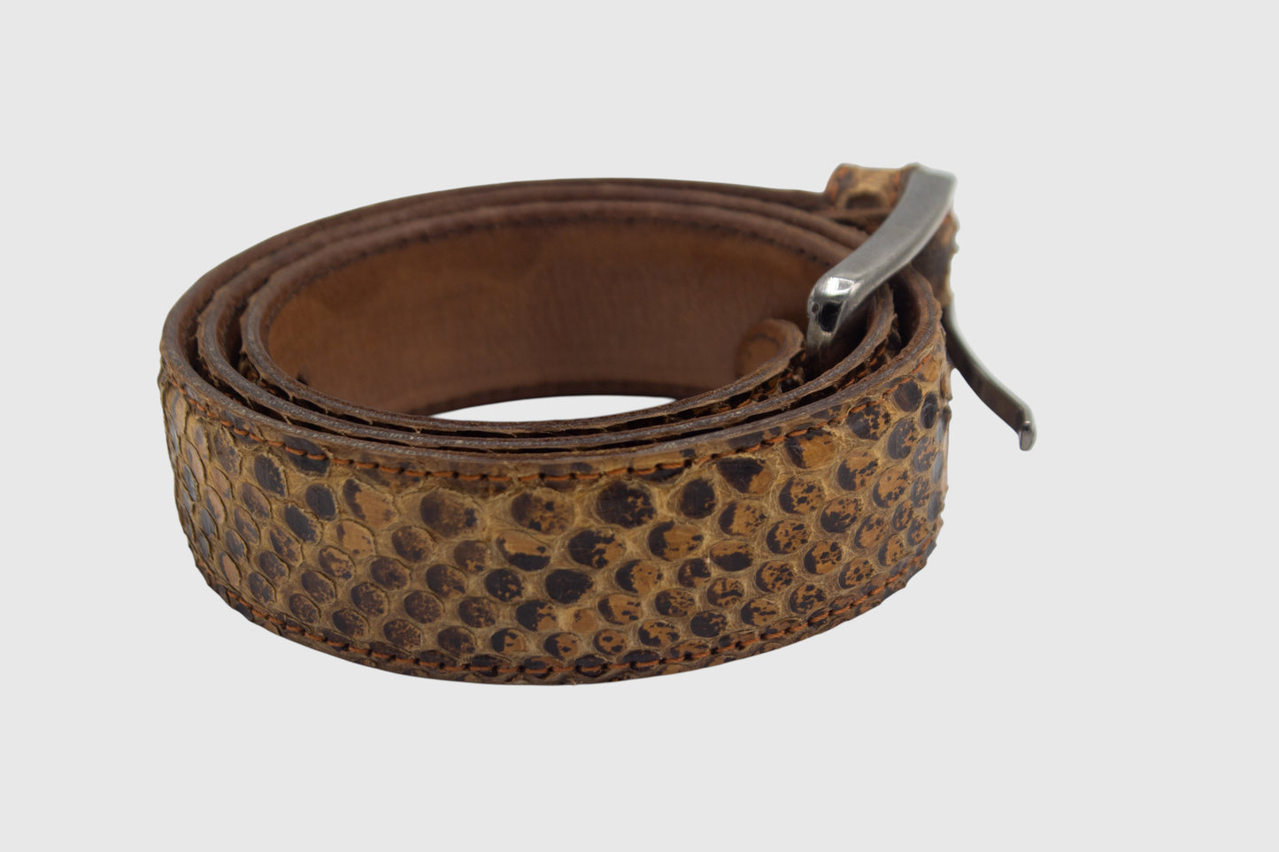 Cinturón de piel de serpiente