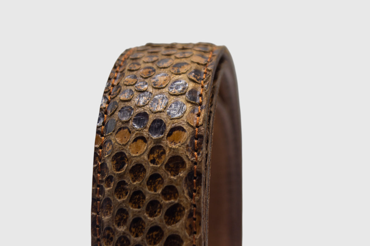Cinturón de piel de serpiente