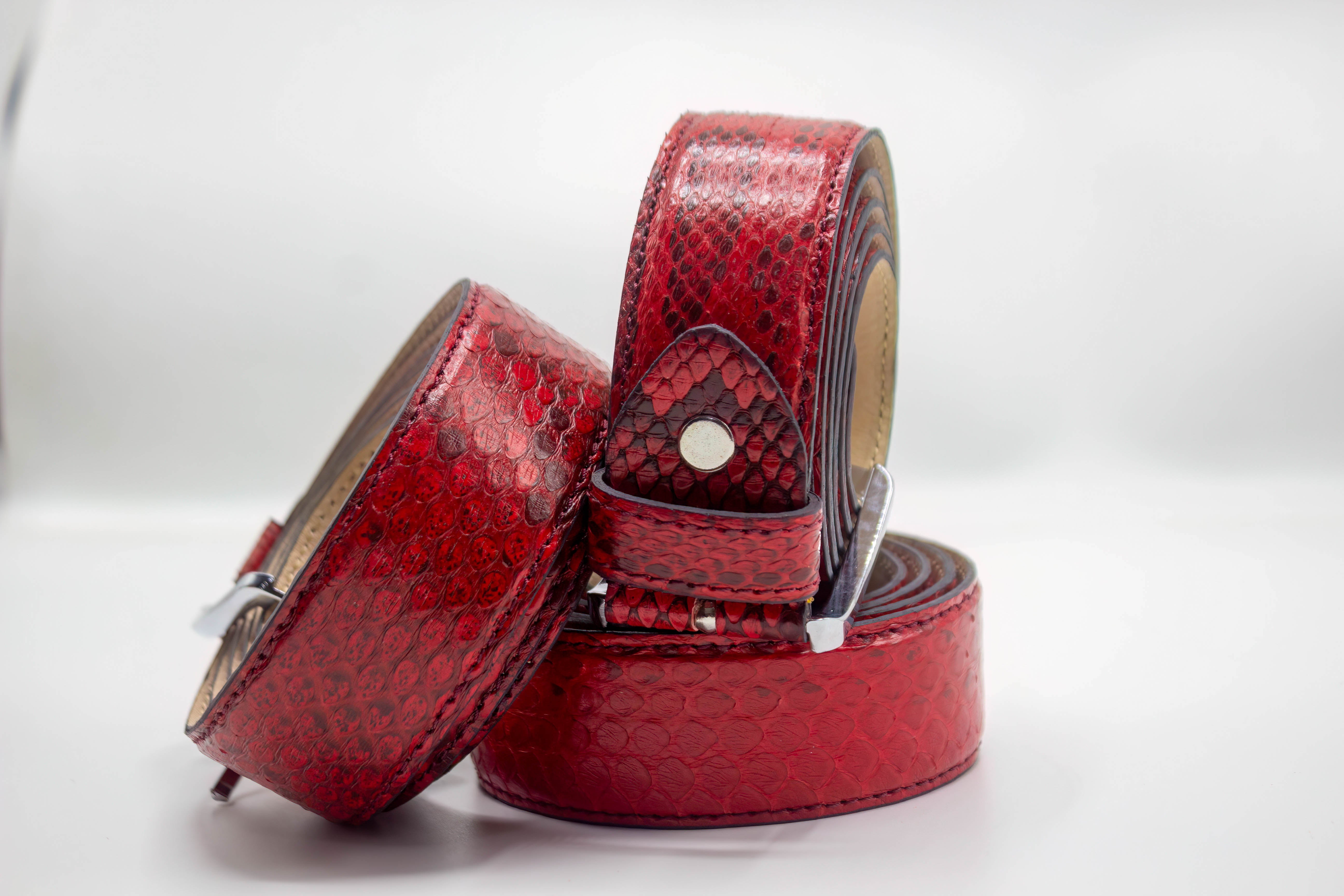RED SNAKE SKIN BELT