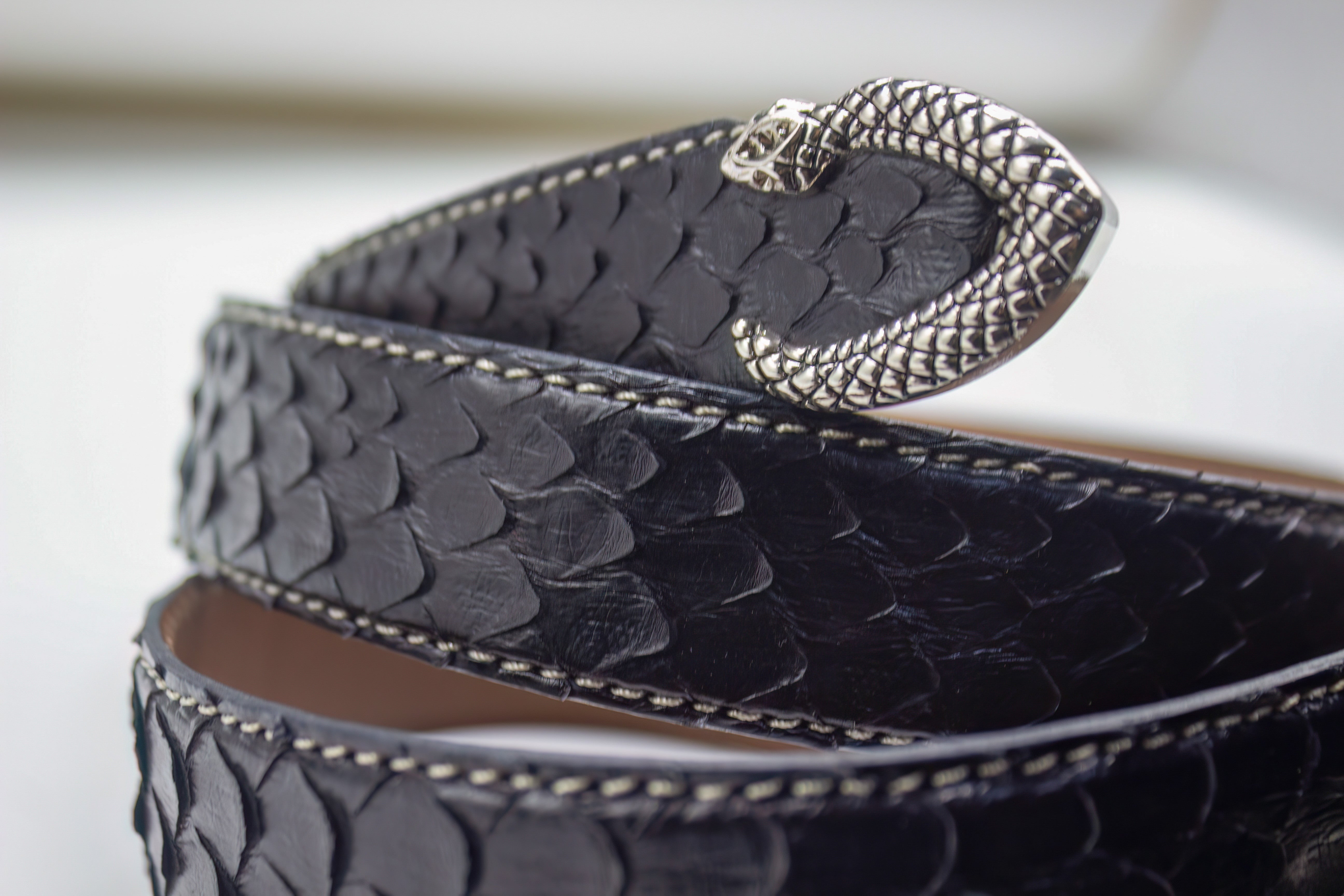 BLACK SNAKE SKIN BELT