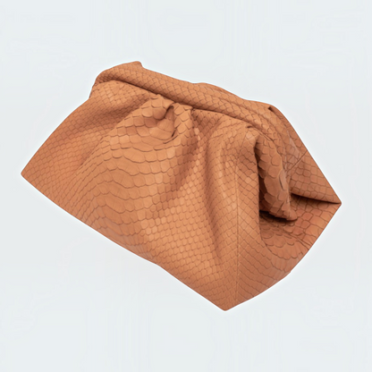 Pochette Leather craftman en cuir de python véritable couleur camel avec texture à écailles organique
