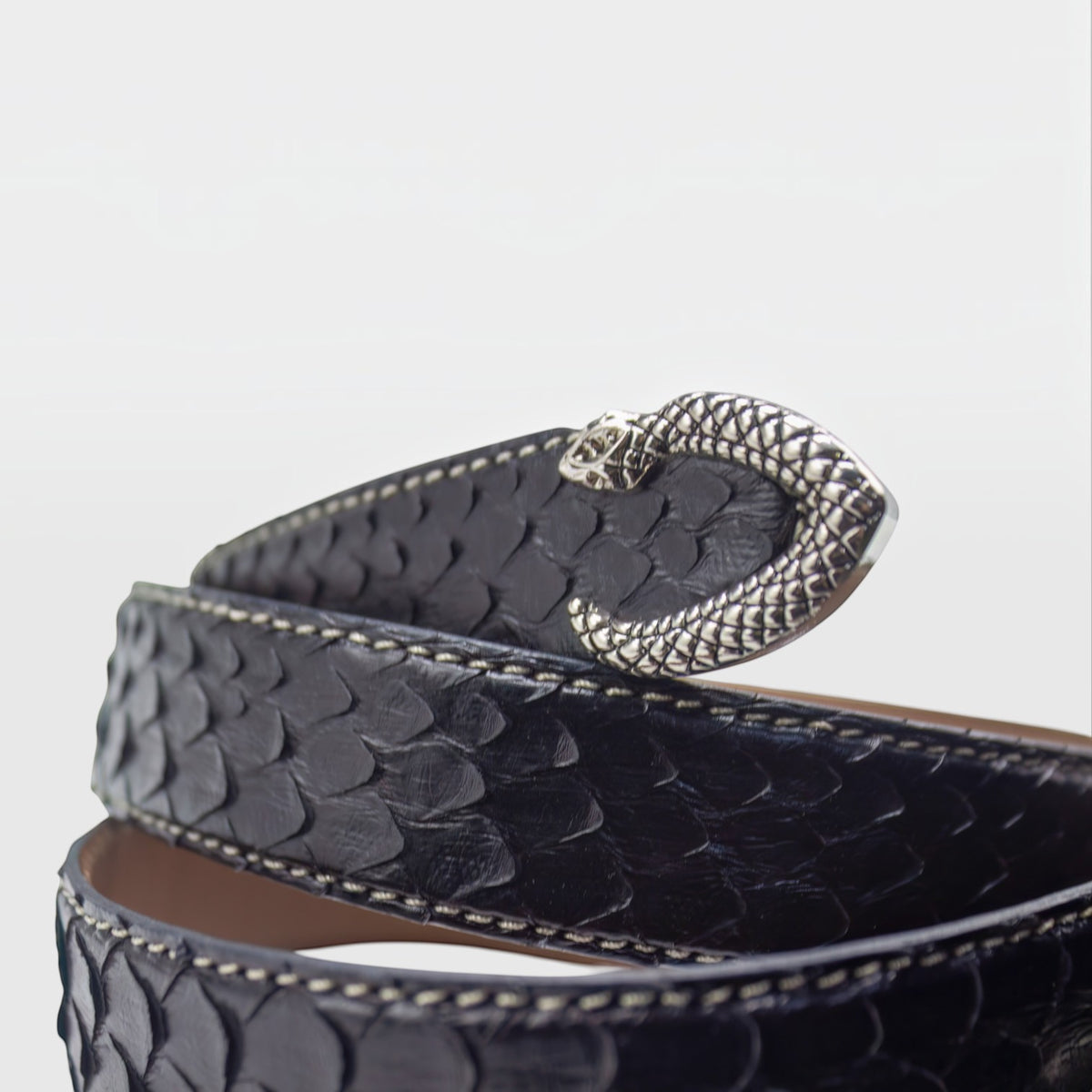 Ceinture Leather craftman en cuir de serpent noir avec boucle en métal argenté en forme de serpent