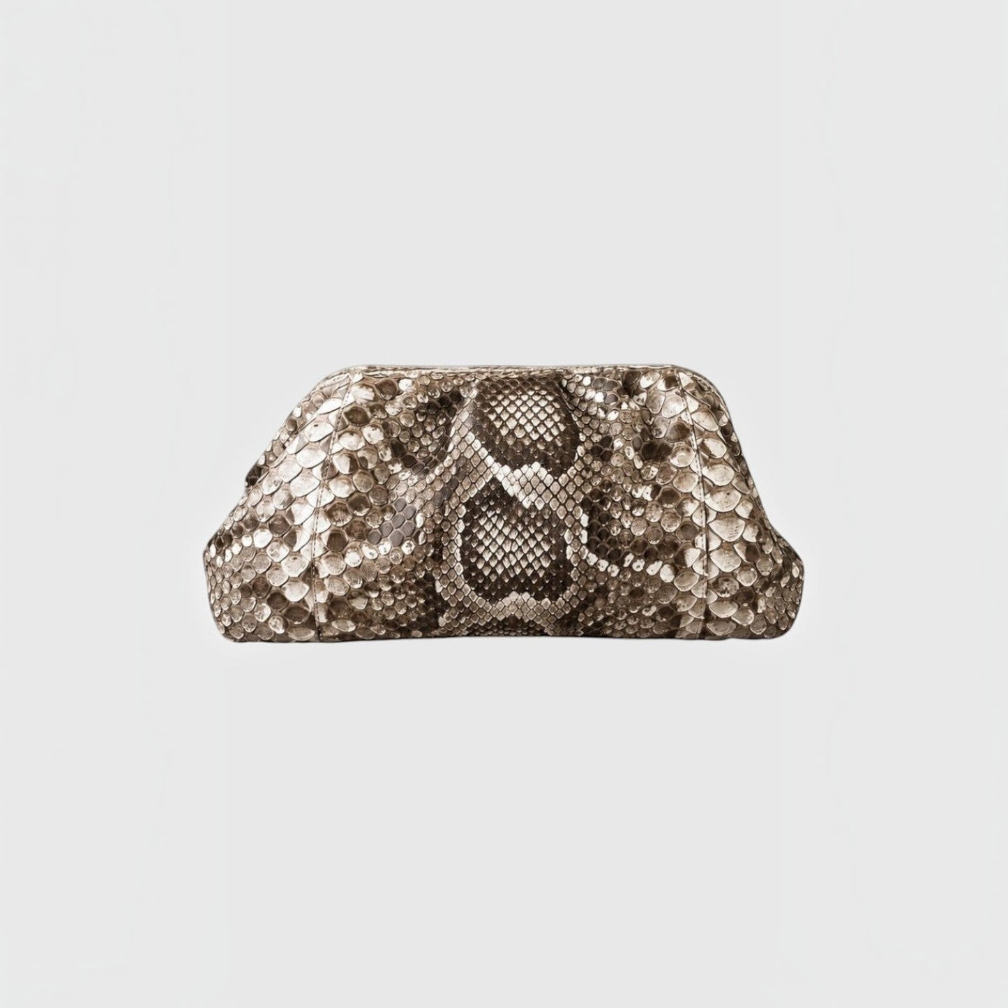 Pochette Leather craftman Python Cloud Clutch en cuir de python naturel avec silhouette sculpturale et souple