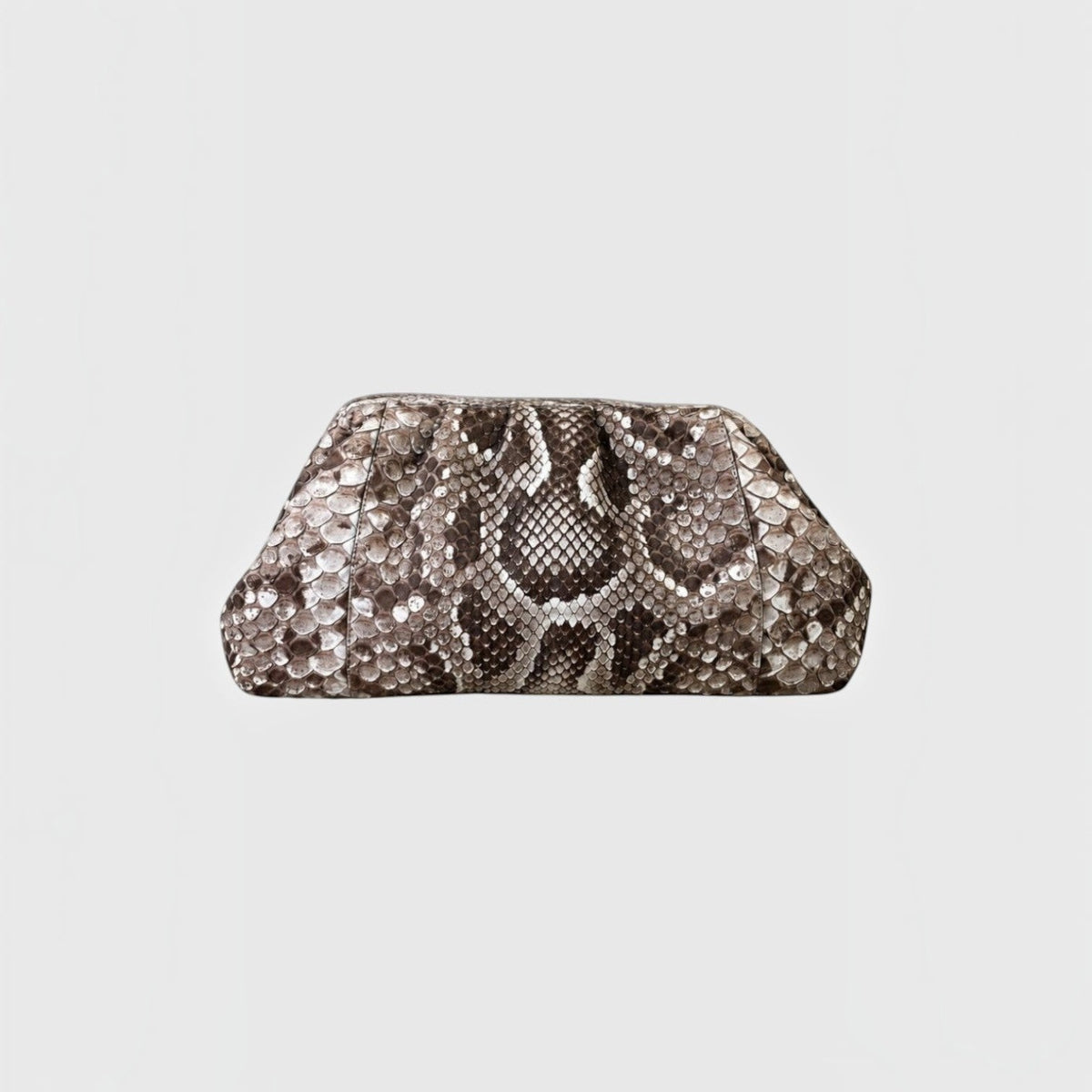 Pochette Genuine Skins Python Cloud en cuir de python naturel avec silhouette sculpturale et motif unique