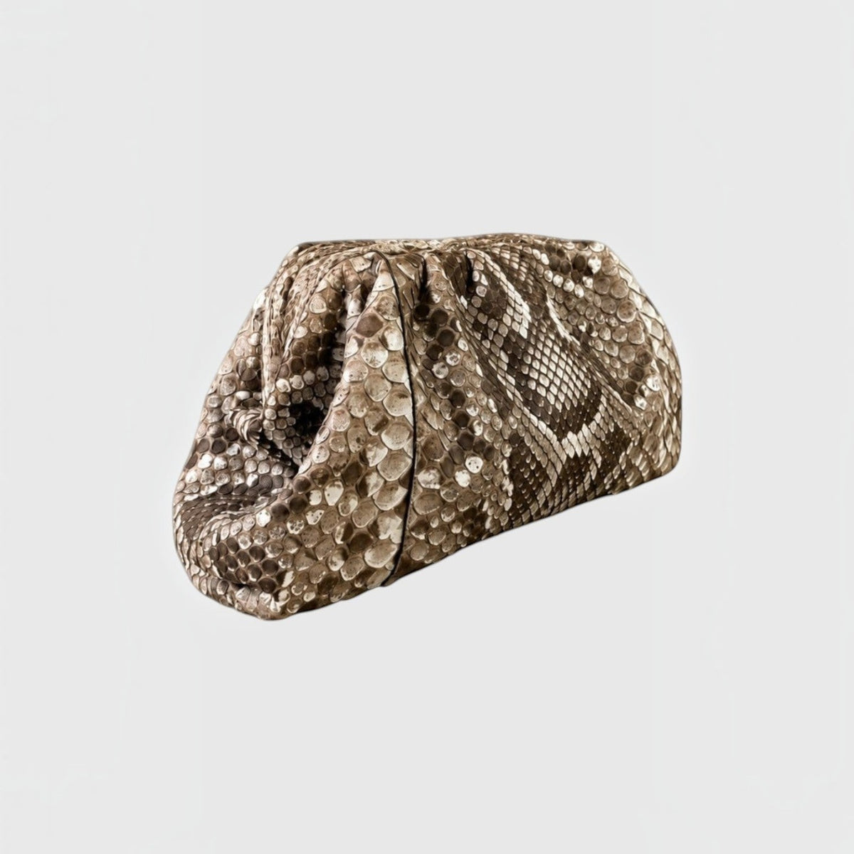 Pochette Leather craftman Python Cloud en cuir de python naturel avec silhouette sculpturale et motif unique