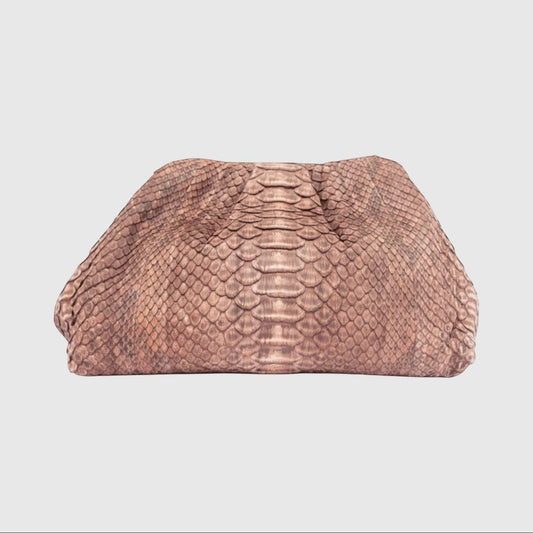 Pochette Leather craftman Python Cloud en cuir de python naturel avec silhouette sculpturale et motif écailles unique