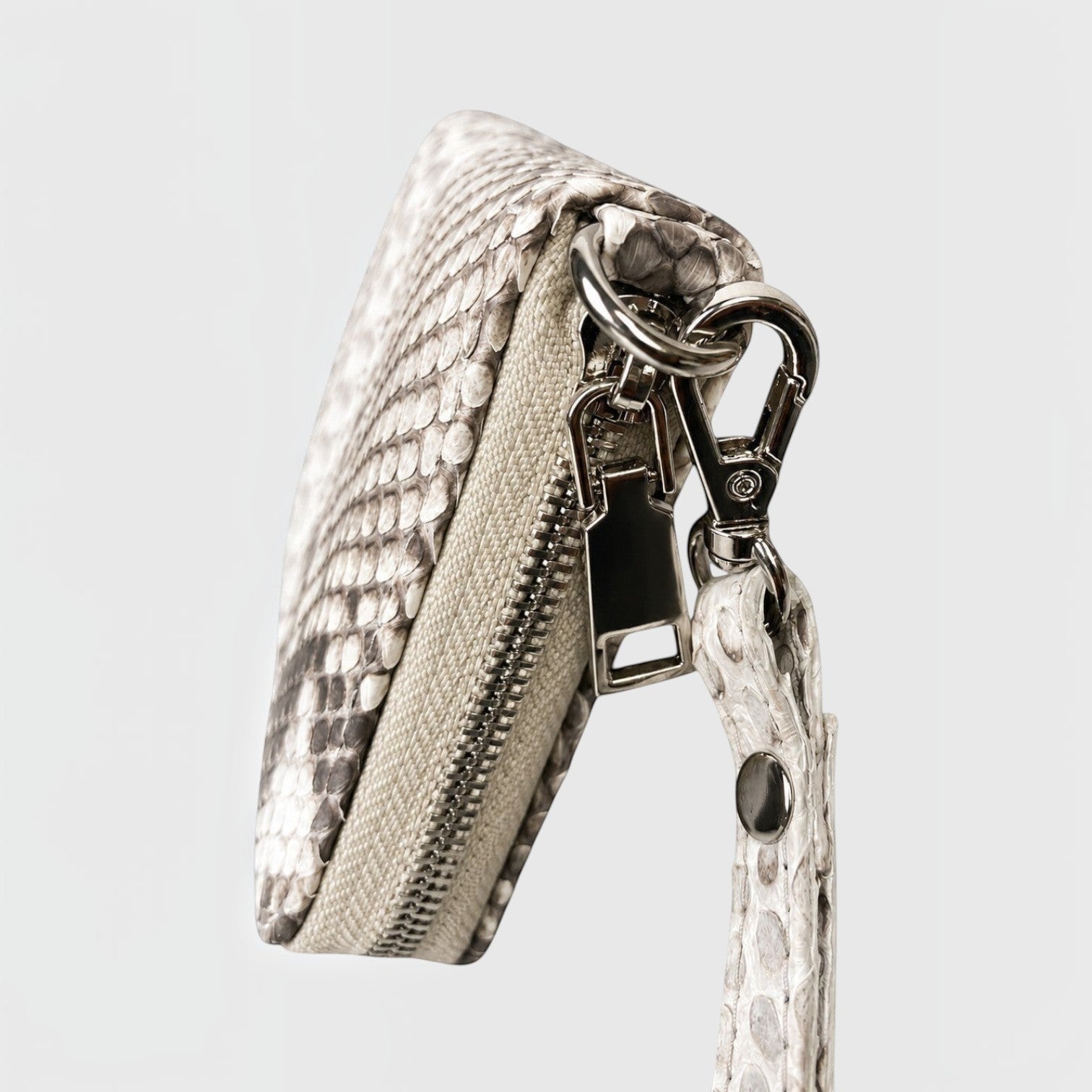 Portefeuille Leather craftman en cuir de serpent véritable avec fermeture éclair et dragonne assortie