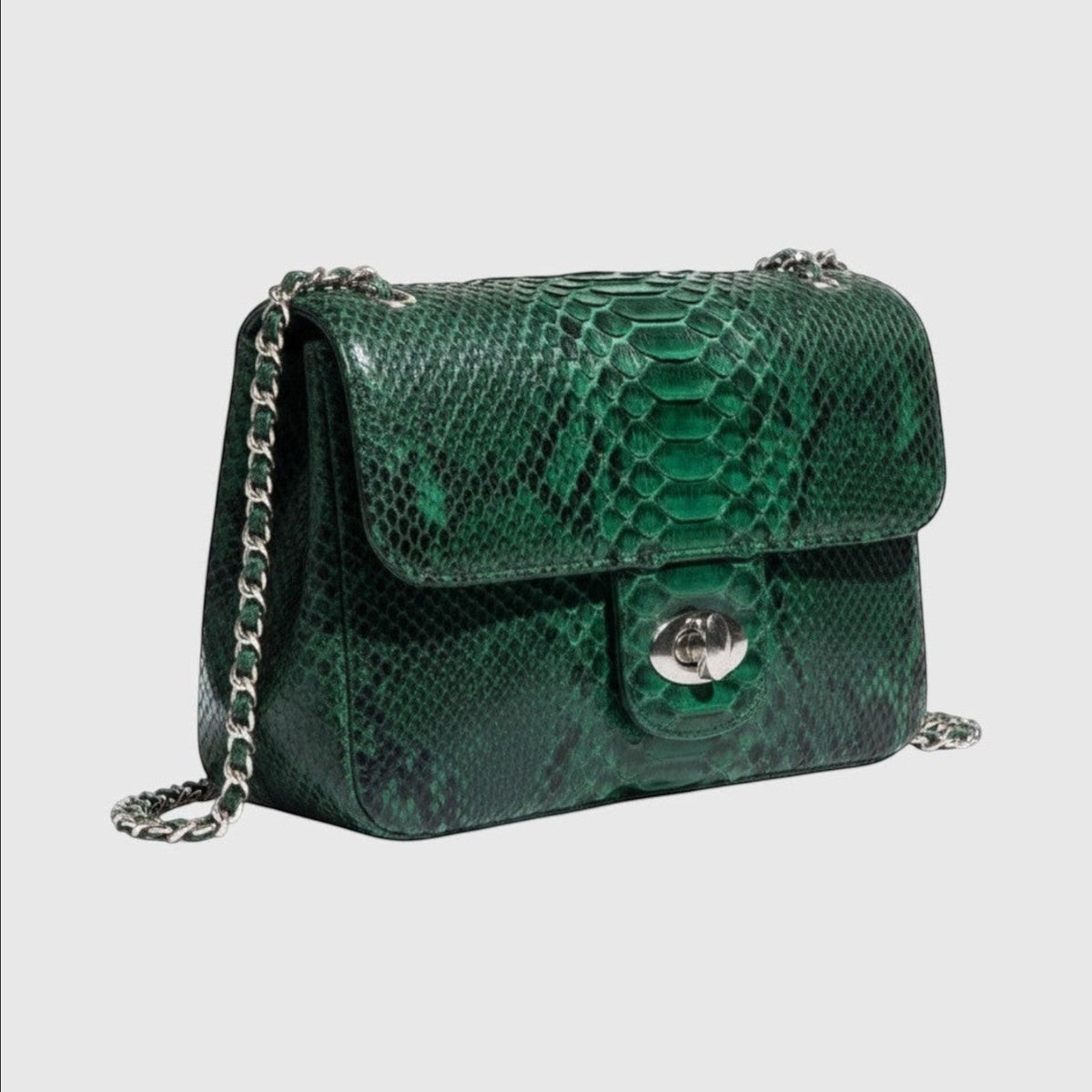 Sac à bandoulière Leather craftman en cuir véritable vert émeraude avec texture python et chaîne métallique argentée