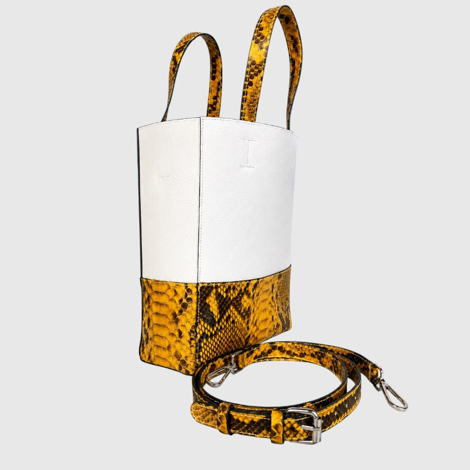 Sac cabas Leather craftman en cuir de python doré et cuir blanc structuré avec bandoulière amovible