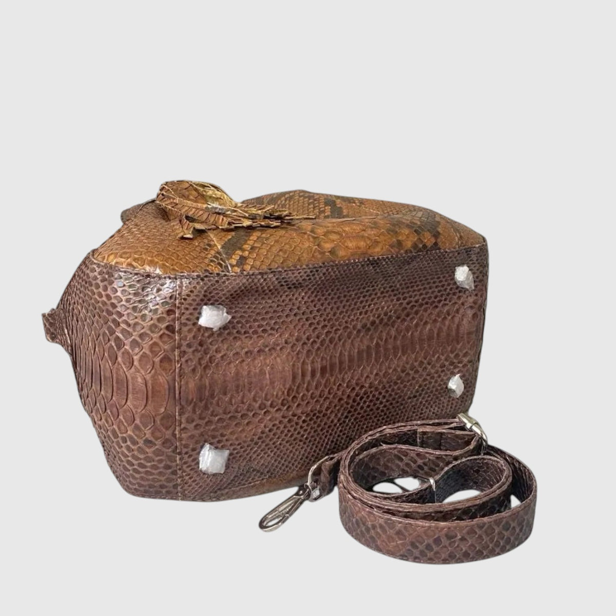 Sac à main Leather craftman en cuir de python marron véritable avec bandoulière amovible et détails à pompons